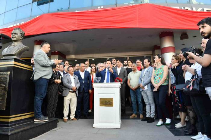 Esenyurt’ta 21 Yıl Aradan Sonra Nazım Hikmet İsmi Kültür Merkezi’ne Verildi