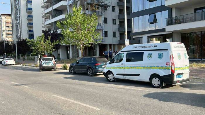 Uşak’ta 9. Kattan Düşen İnşaat İşçisi Hayatını Kaybetti