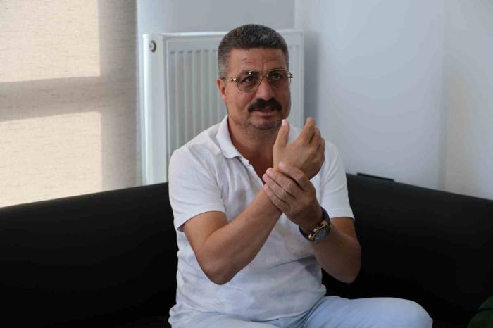 Savaş Özmen, Bilek Kırığı İçin Fizik Tedaviye Gittiğini Sağ Dirseğinin Kırıldığını Öne Sürdü