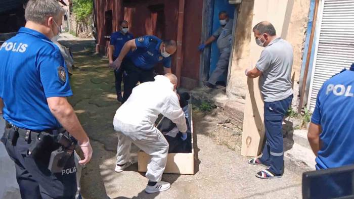 Ankara’da 2 Hafta Önce Öldüğü Tahmin Edilen Erkeğe Ait Ceset Bulundu