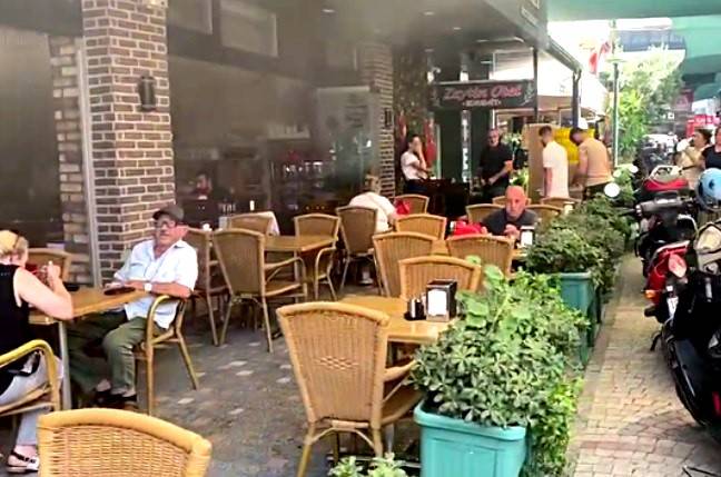 Restoranda Dumanda Yemek Keyfi