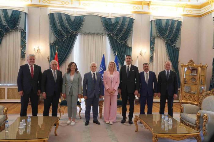 Başkan Gökhan Yüksel, Marmara Belediyeler Birliği Encümen Toplantısı’na Katıldı