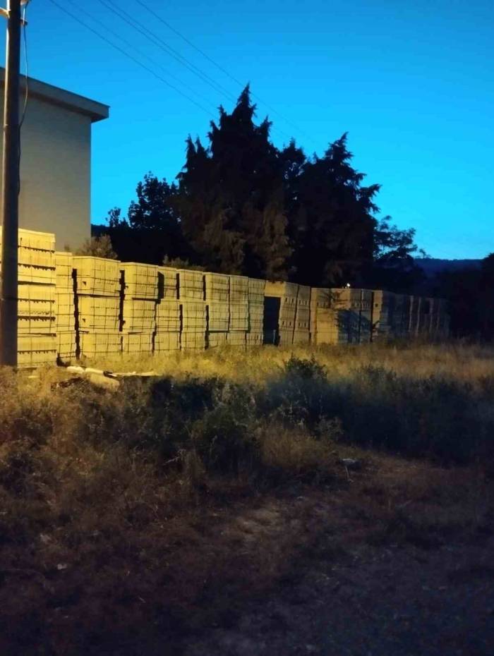 Briketlerin Üzerinden Düşen Çocuk Ağır Yaralandı