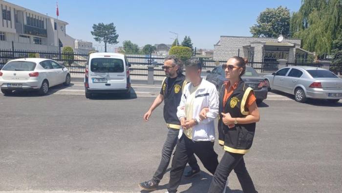 Komşusunu Öldüren Kadın Tutuklandı: "Suç İşledim" Diye İhbar Etmiş