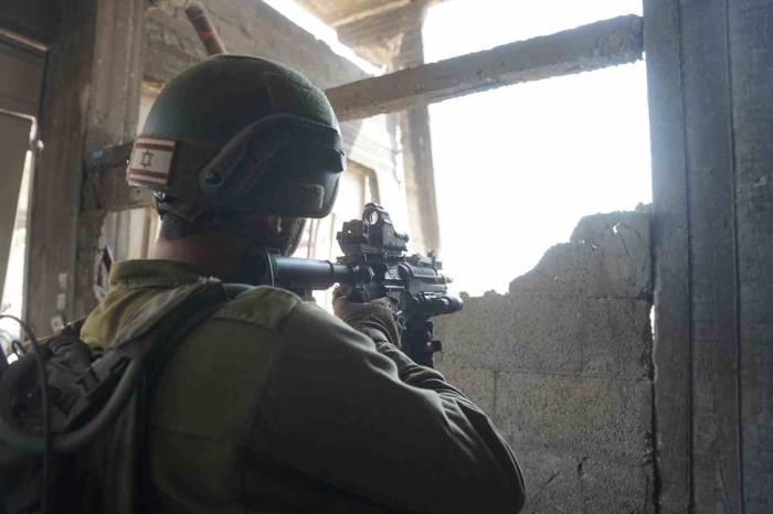 İsrail, Bureij Ve Deir El-balah’ın Doğusuna Saldırı Başlattı