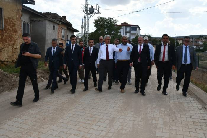 Vali Makas Köylülerle Buluştu, Çalışmaları Yerinde İnceledi