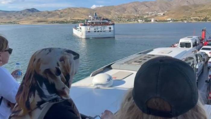 Feribottan Baraj Gölüne Atlayan Şahsı Arama Çalışmaları Sürüyor