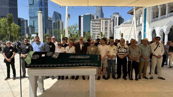 Ünlü Sanatçı Fatma Karanfil’in Cenazesinde Vefasızlık: Sanat Camiasından Az Kişi Katıldı