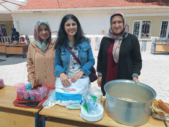 Ortapınar Şehit Muammer Çanta İlkokulu’nda Hayır Çarşısı Düzenlendi