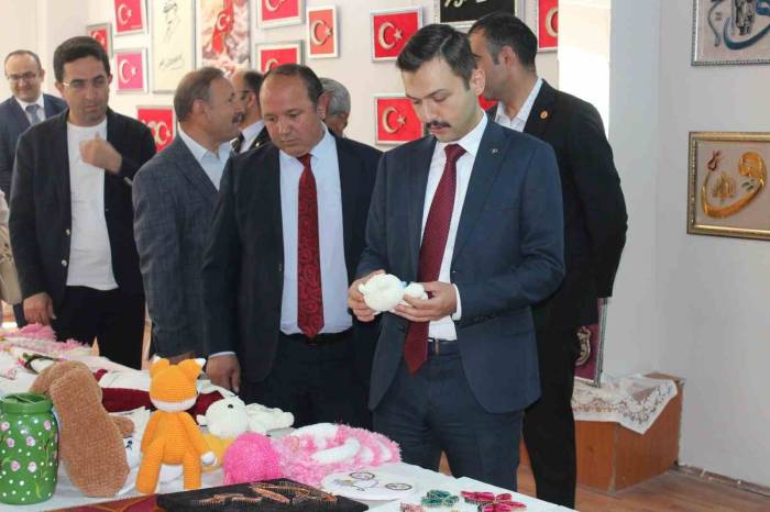 Aşkale’de El Emeği Göz Nuru Sergisi