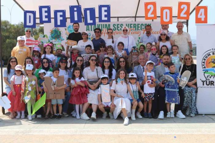 Miniklerden ‘Geri Dönüşüm’ Defilesi