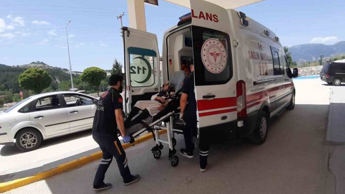 Kaybolan Alzheimer Hastası Yaşlı Kadın Mezarlık Yolunda Bulundu