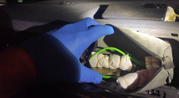 Uyuşturucu Tacirleri Yakayı Ele Verdi: 2 Tutuklama