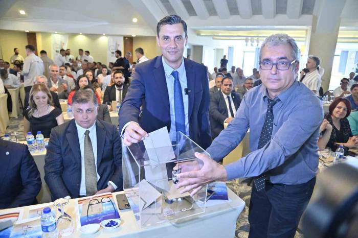 Ege Belediyeler Birliği’nin Yeni Başkanı Ferdi Zeyrek Oldu