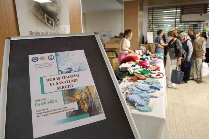 Psikiyatri Servisinde Yatan Hastaların El Emeği Ürünleri Sergilendi
