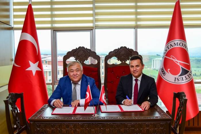 Kazakistan’ın Karaganda Buketov Üniversitesi’nden Kastamonu Üniversitesi’ne İş Birliği Ziyareti