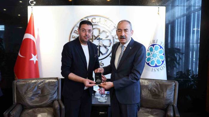 Başkan Gülsoy: "Yeni Akıllı Cep Telefonu Ovıon, Şehrimizin Marka Değerine Güç Katmıştır"