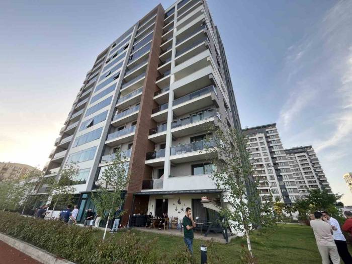 7. Kattan Düşen Genç Hayatını Kaybetti