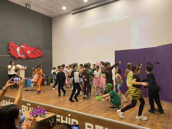 Sarıgöl’de İlk Kez Müzikal Tiyatro Sahneye Konuldu