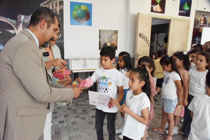 Matematik Kurslarında Eğitim Alan Çocuklara Sertifikaları Verildi