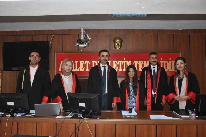 Hukukçu Olmak İsteyen Küçük Rabia Adliyeyi Gezdi