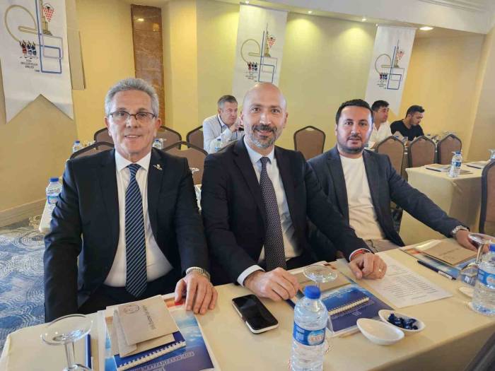 Başkan Tetik Ege Belediyeler Birliği Encümen Üyeliğine Seçildi