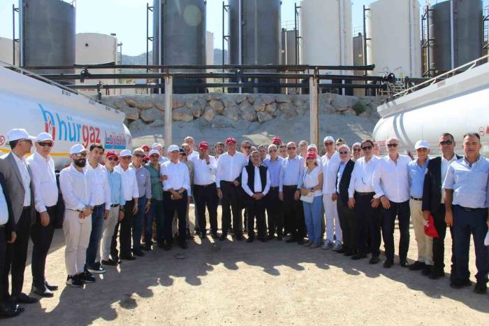 İş İnsanları Ve Gazeteciler Gabar Dağı Petrol Sahasına Gezdi