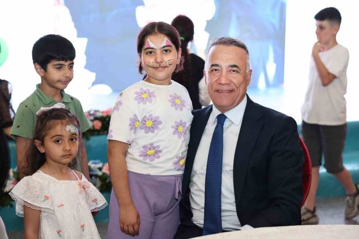 Sultangazi’de Annelerin Gönüllerine Dokunan ‘Hoş Geldin Bebek” Programı Düzenlendi