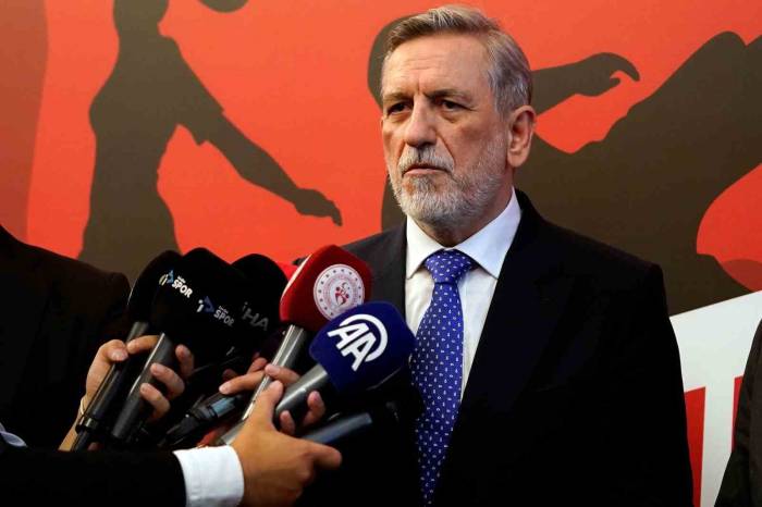 İbrahim Burkay: "Hedefimiz Türk Futbolunun Hak Ettiği Yerlere Ulaşabilmesi"