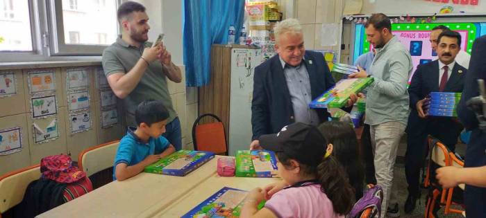 Şehit Ailelerinden “Şehidimizden Kardeşine Hediye” Projesi