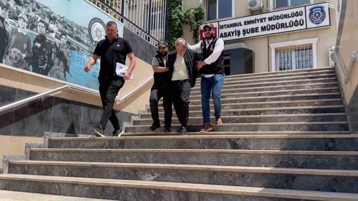 Ümraniye’de Miras Yüzünden Annesini Ve Kardeşini Öldüren Şüpheli Yakalandı