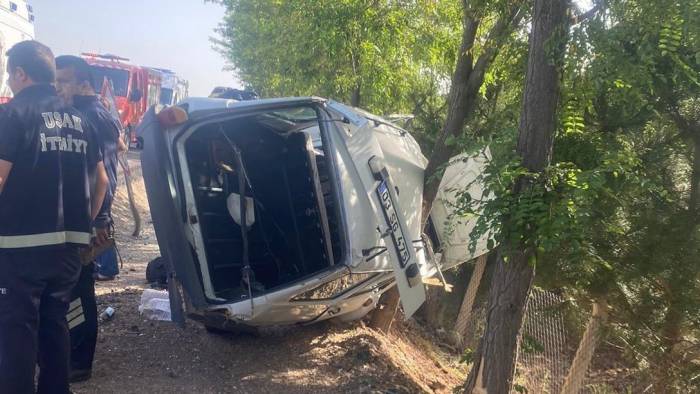 Kamyon Otomobille Çarpıştı: 1 Ölü 4 Yaralı