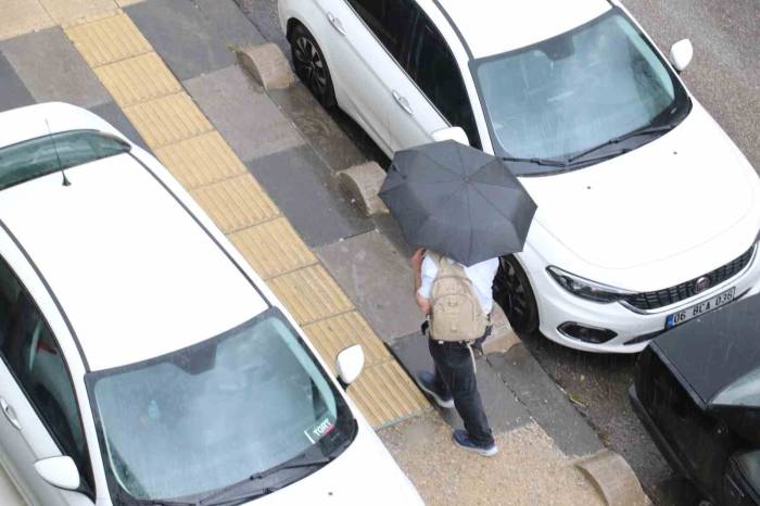 Ankara’da Sağanak Yağış Etkili Oldu