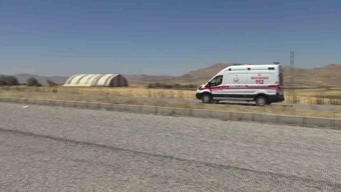 Gercüş’te Otomobil Takla Attı, 4’ü Çocuk 5 Kişi Yaralandı