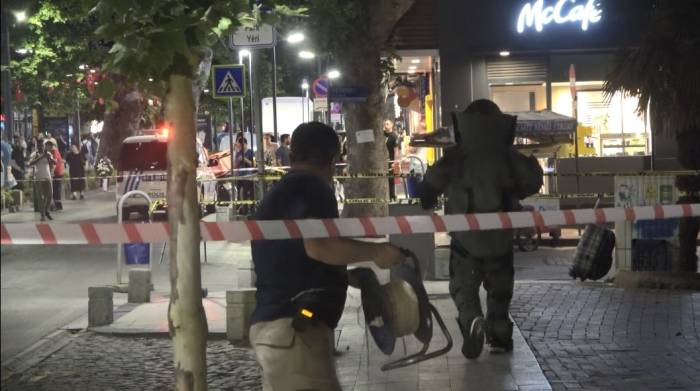 Şehir Merkezindeki Şüpheli Valiz Fünye İle Patlatıldı