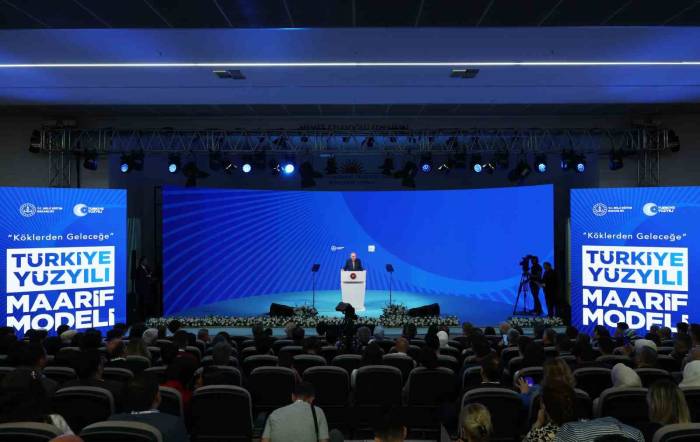 Cumhurbaşkanı Erdoğan: “Eğitim, Siyasi Tartışmalara Konu Olmamalı”