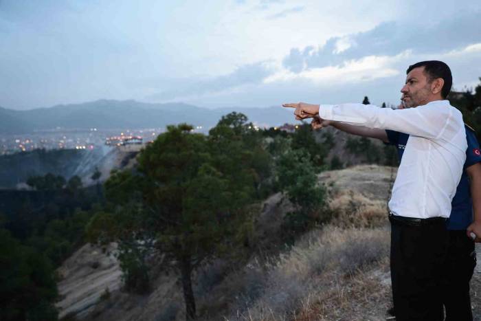 Denizli Büyükşehir Yangına 2 Ayrı Noktada Müdahale Etti