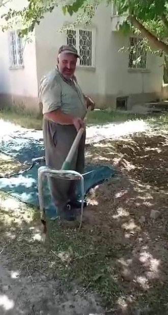 Cuma Namazı İçin Evden Çıktı, Bahçede Gördüğü Manzara Karşısında Neye Uğradığını Şaşırdı