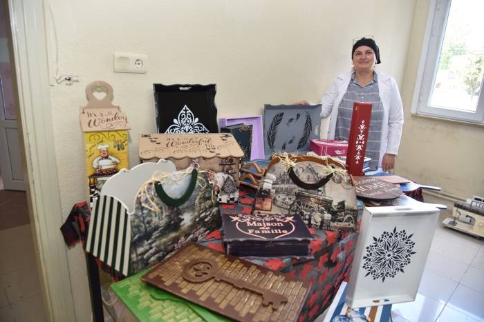 Kadınlar Ahşap Boyama İle Geri Dönüşümün Öncüsü Oldu