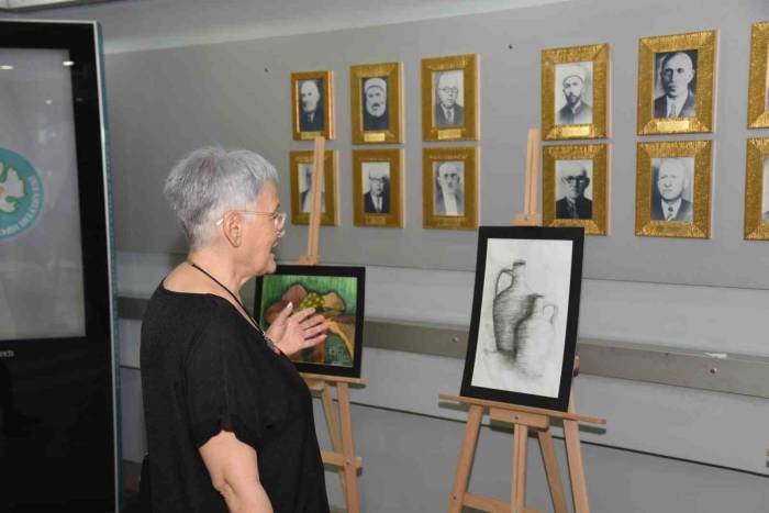 Türkiye Alzheimer Derneği Resim Sergisi Açtı