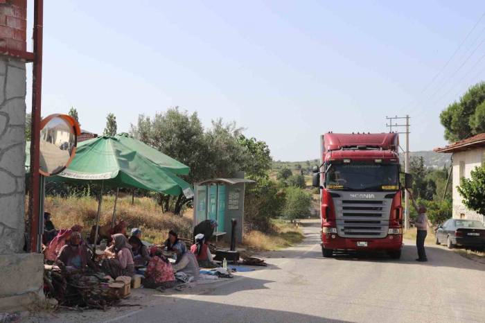 Selendi’nin Çortak Mahallesinde Asırlık Gelenek Yaşatılıyor