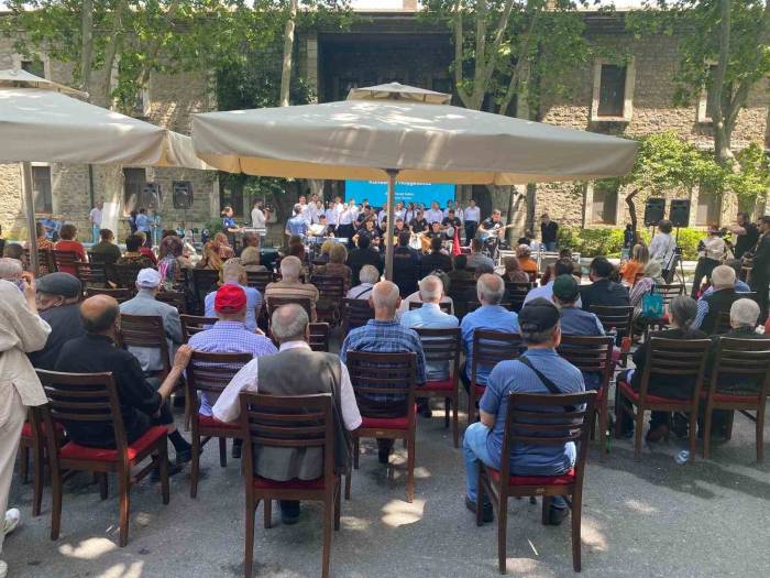 Kuştepe Çocuk Korosu İle Emniyet Mensuplarından Darülaceze Sakinlerine Konser