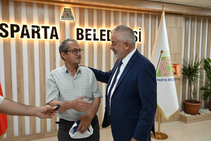 Vatandaşlar Bağışta Bulunarak Hastaneye Katkı Sağlıyor