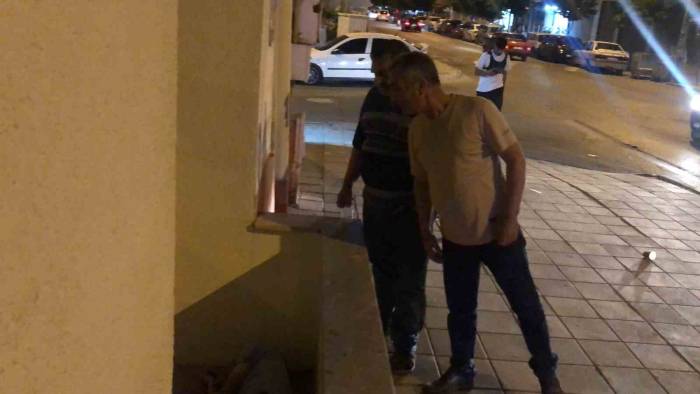 Bu Kadarı Da Pes Dedirtti: Alkollü Şahıs Sağlık Ocağı Balkonunda Uyudu