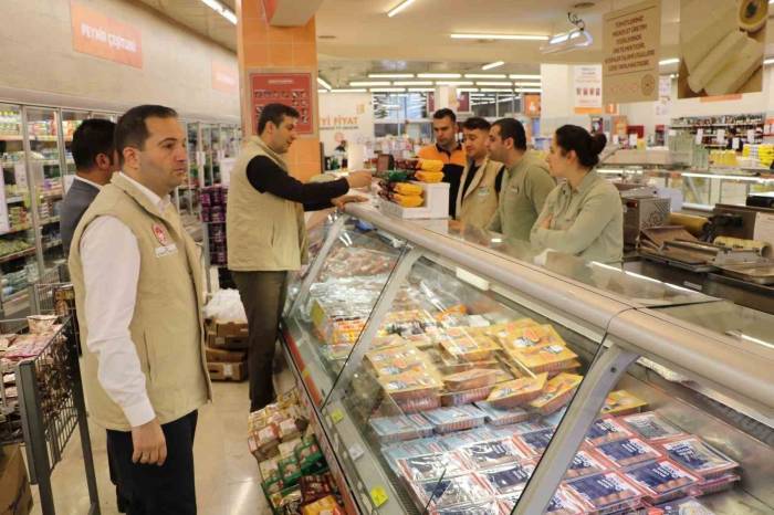 Ağrı’da Gıda Satış Yerlerine Denetim Yapıldı