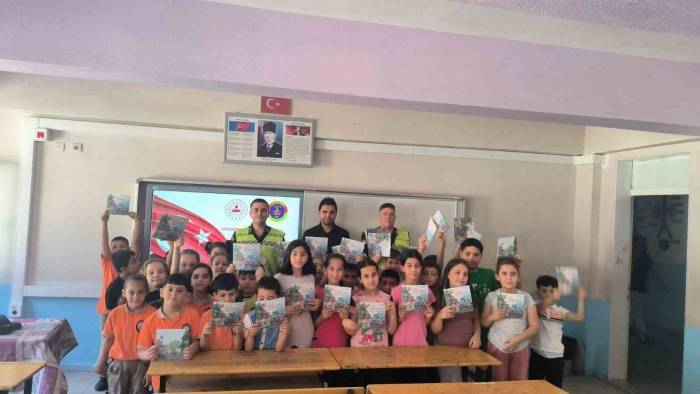 Köşk Jandarması Tarafından Okullarda Trafik Eğitimi Verildi