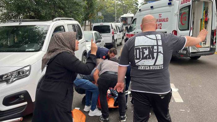 Otomobille Motosiklet Çarpıştı: “Bile Bile Vurdun”