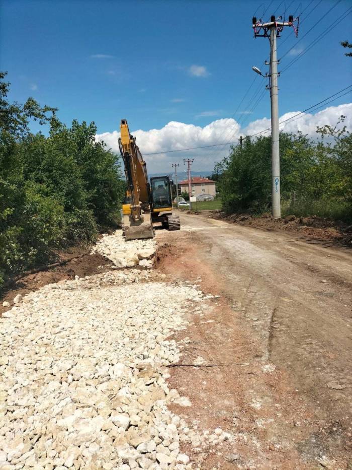 Karatepe’nin Bozulan Yolları Yenileniyor