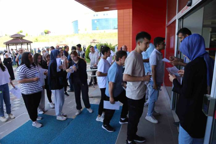 Kastamonu’da Yks Heyecanı Başladı