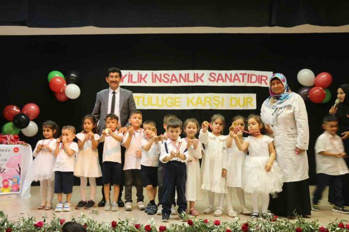 Köyceğiz’de Minikler Yıl Sonu Heyecanı Yaşadı